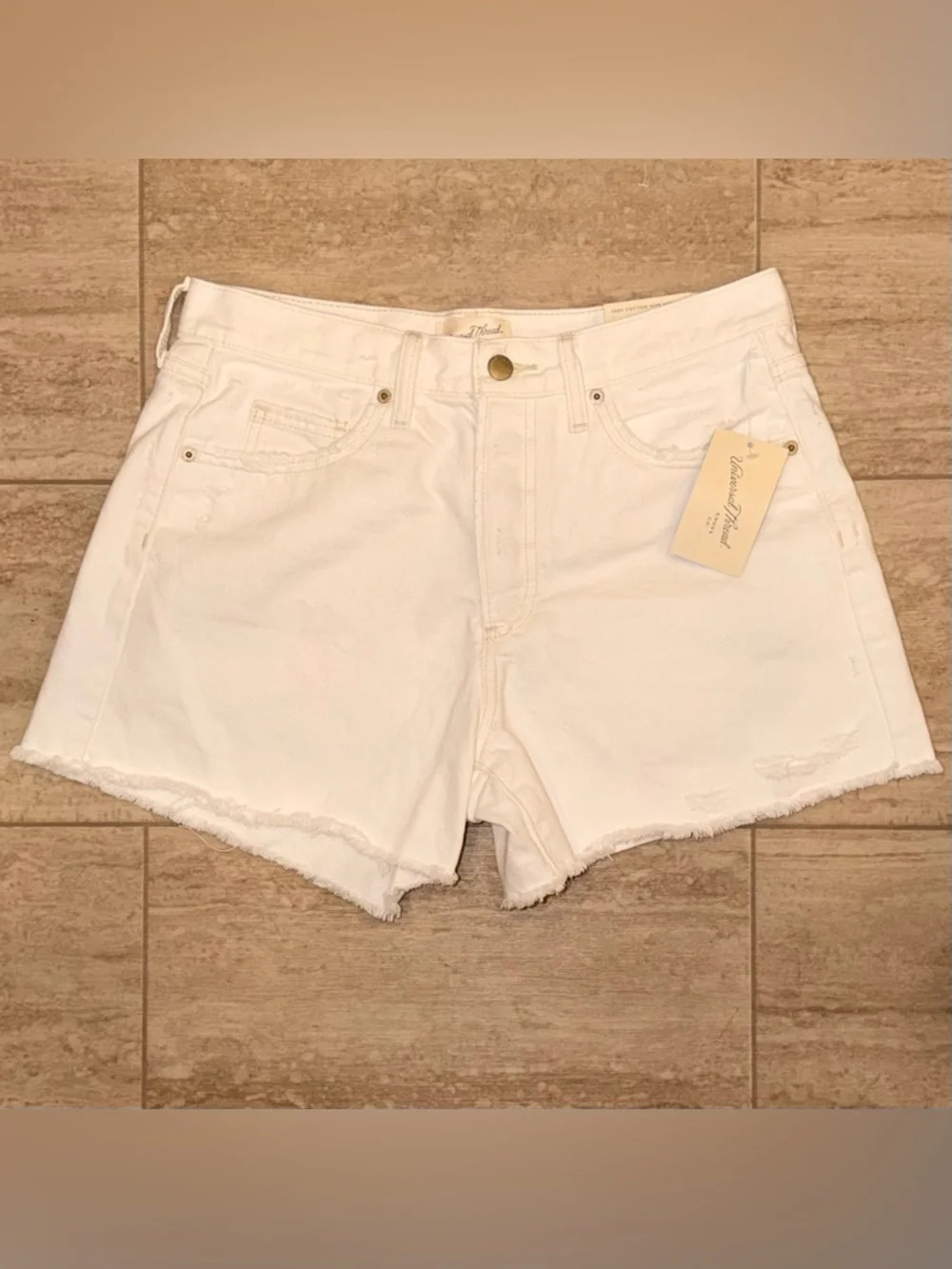 NWT Universal Thread White Mid-Rise 90s Baggy Women’s Shorts‎ Size 6
